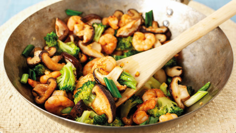 camaroes-salteados-com-brocolos