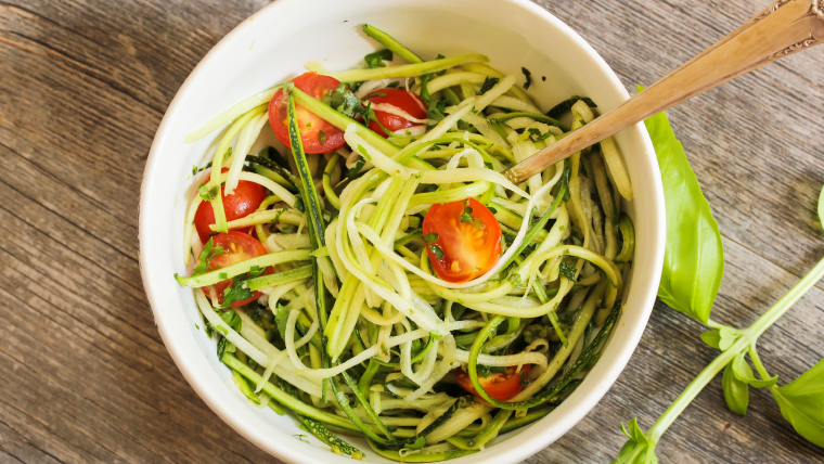 curgetti-com-rucula-e-pesto